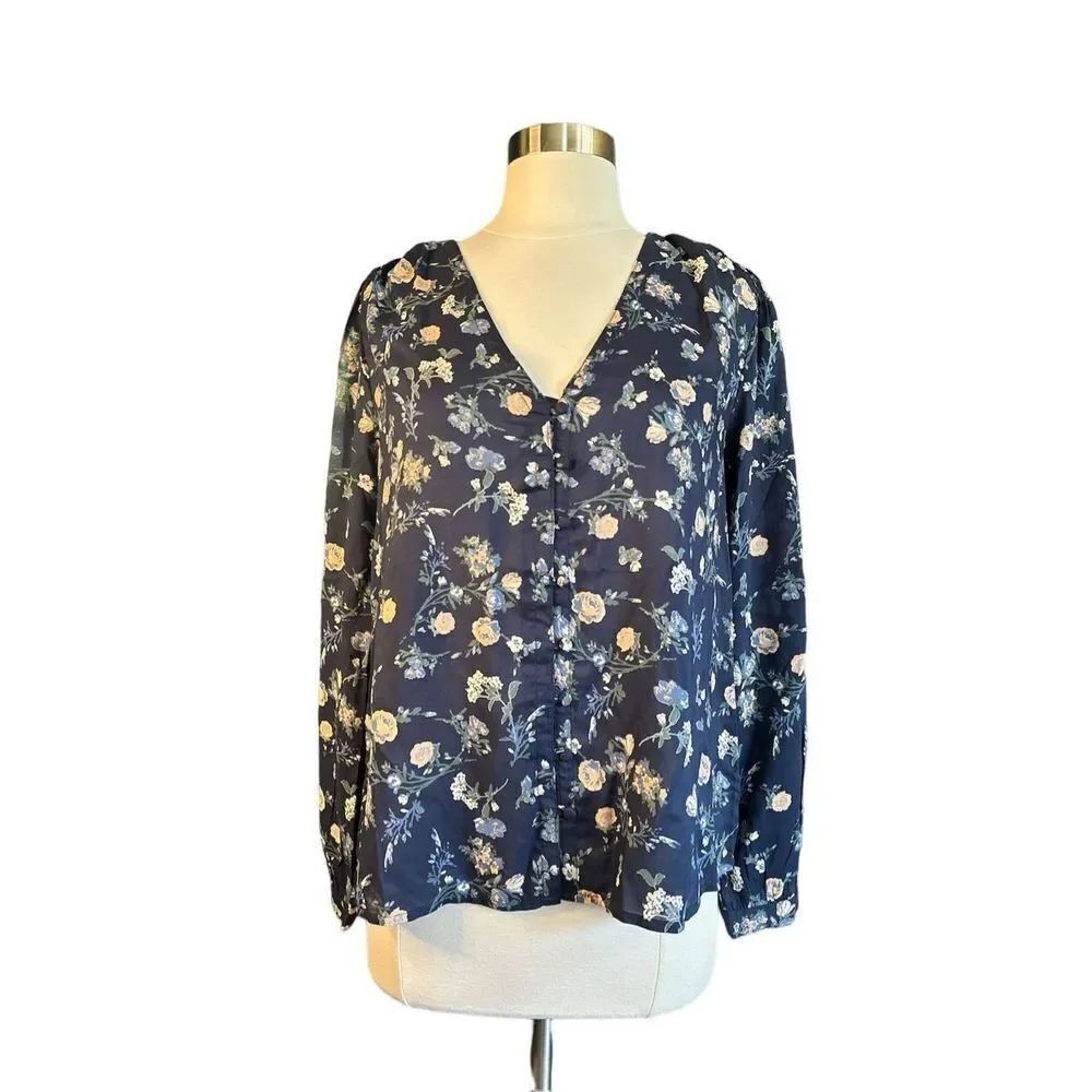 Lucky Brand - Navy Floral V Neck Buttoned Blouse sz Small - Picture 3 of 8